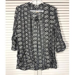 ⭐️Hollister cardigan/cover up, black and white design